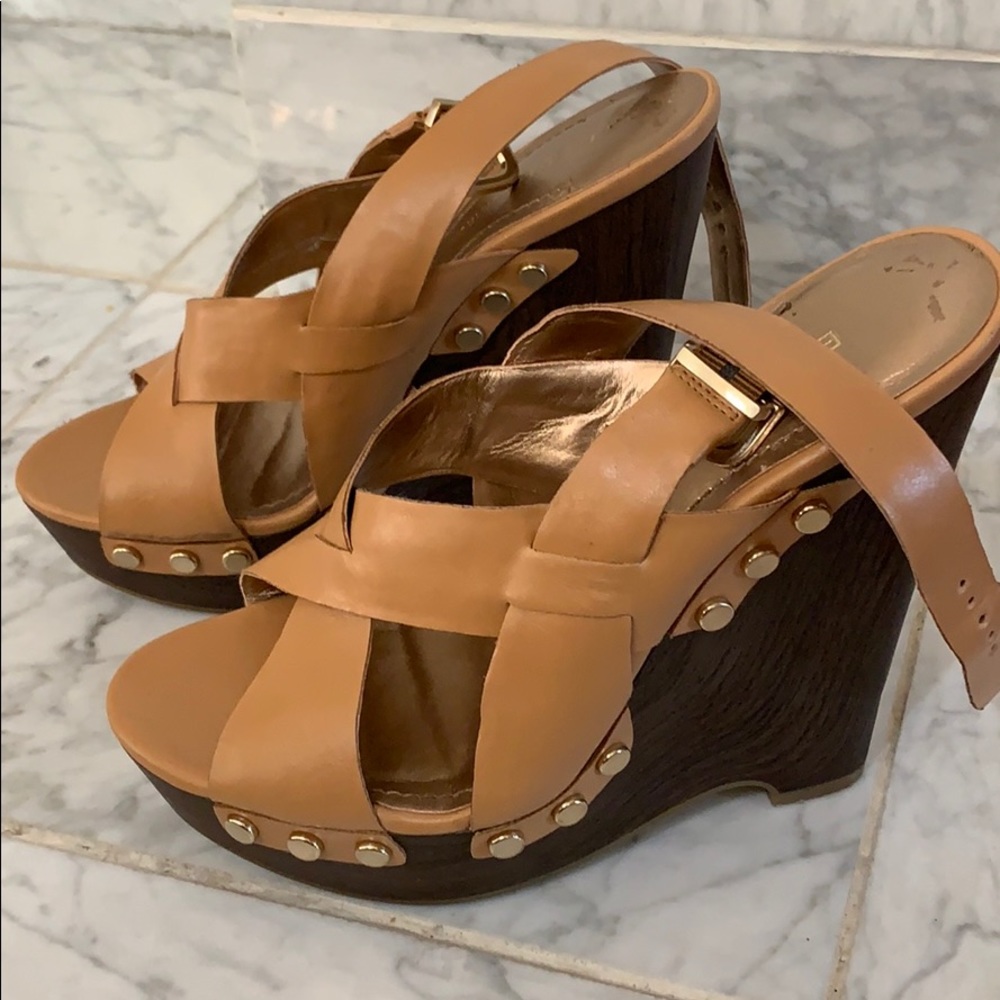 Tan leather BCBG wedges